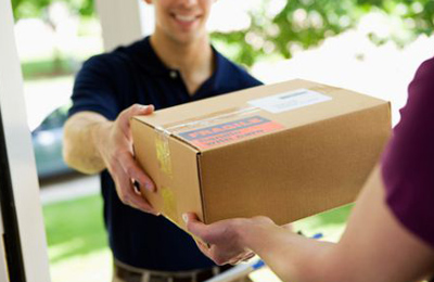 man delivery a box to another person